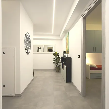 Relaxation Oasis With Parking Space, 5 Min From San Martino Apartment Genoa